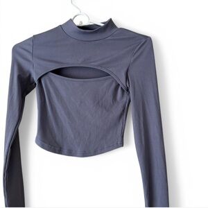 Cropped long sleeve shirt